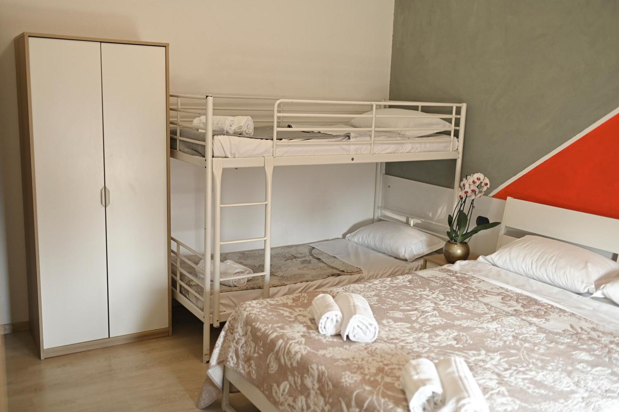 La Gloria Rho Private Rooms Only Экстерьер фото