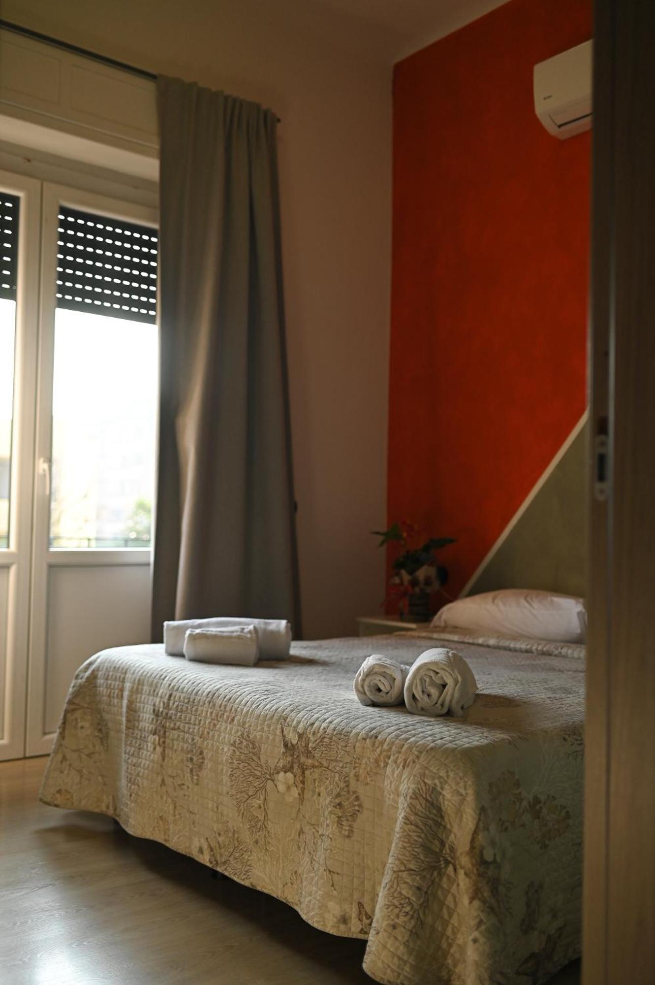 La Gloria Rho Private Rooms Only Экстерьер фото