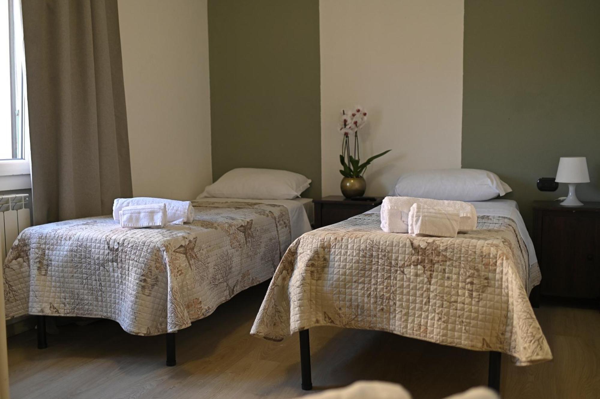 La Gloria Rho Private Rooms Only Экстерьер фото