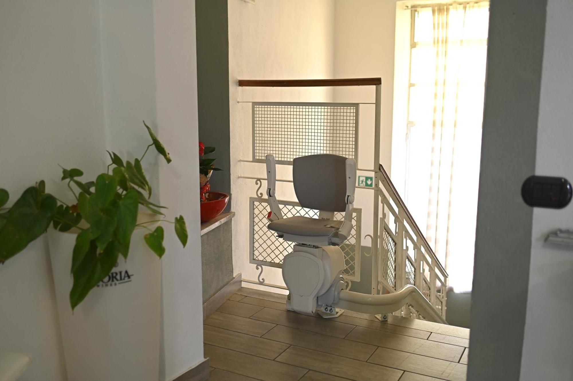 La Gloria Rho Private Rooms Only Экстерьер фото