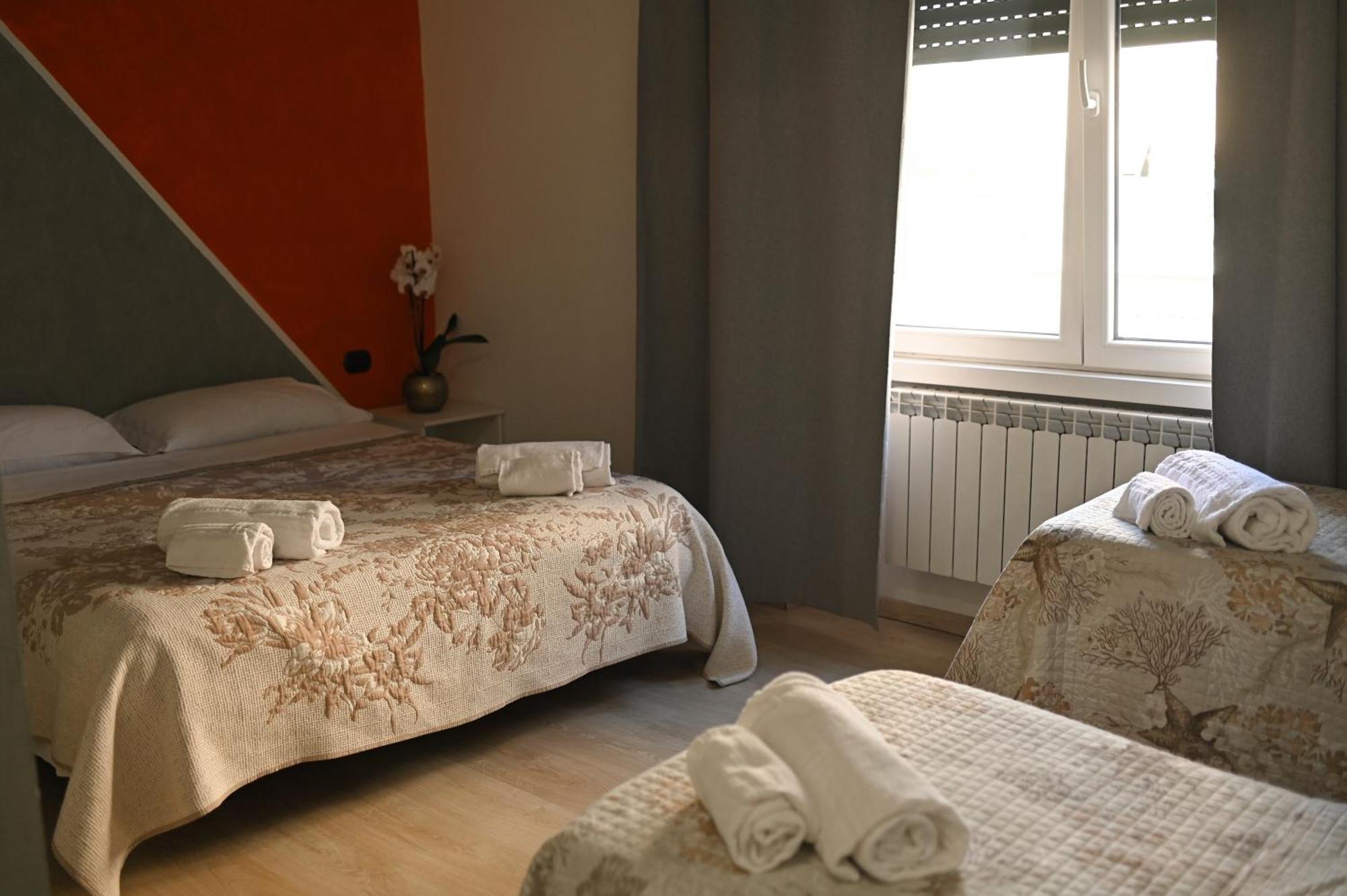 La Gloria Rho Private Rooms Only Экстерьер фото