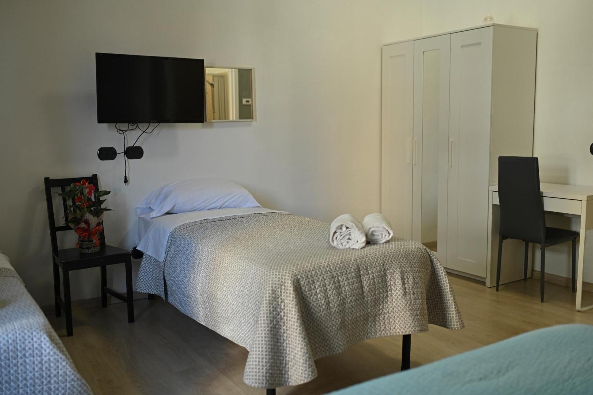 La Gloria Rho Private Rooms Only Экстерьер фото
