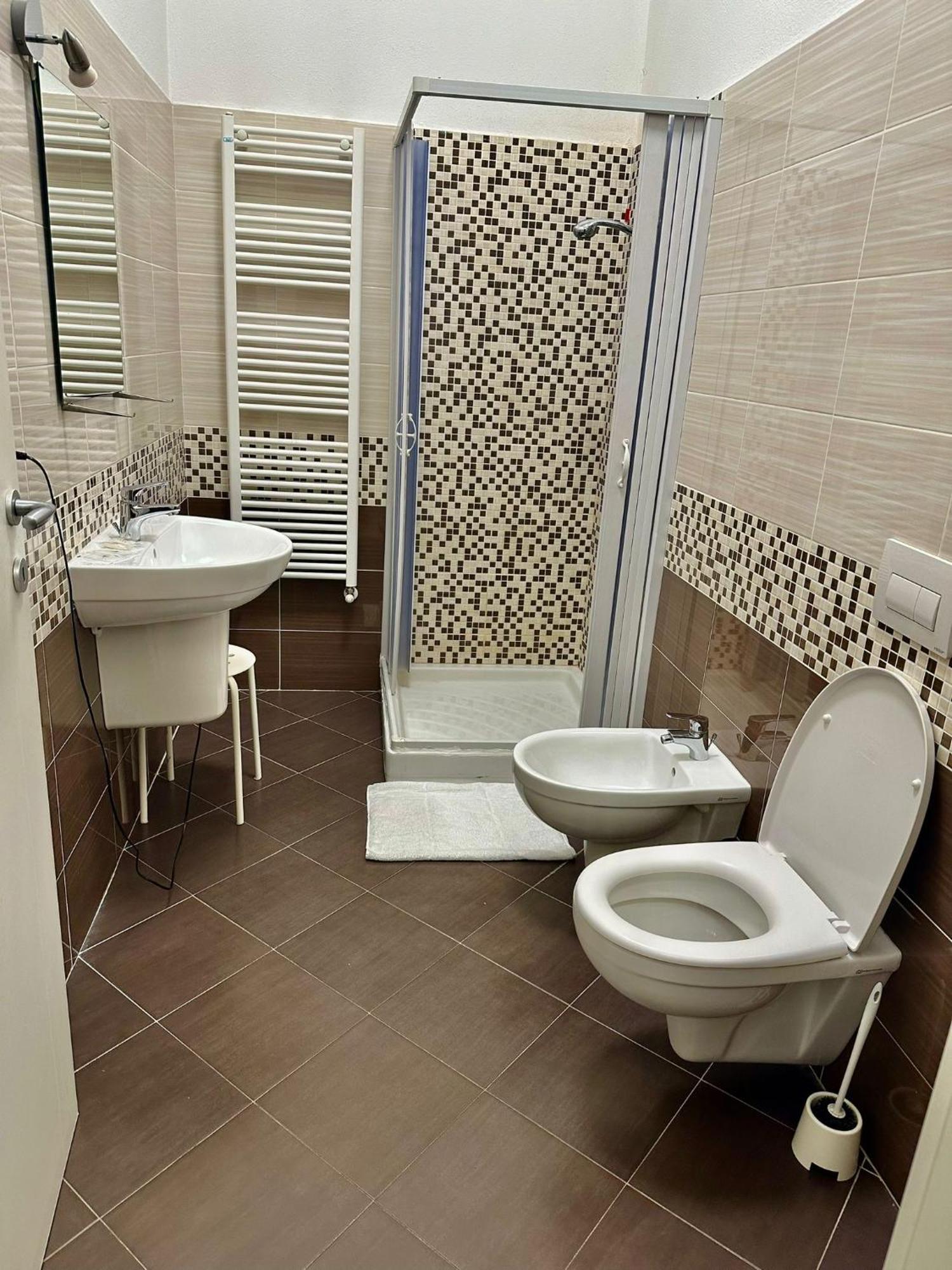 La Gloria Rho Private Rooms Only Экстерьер фото