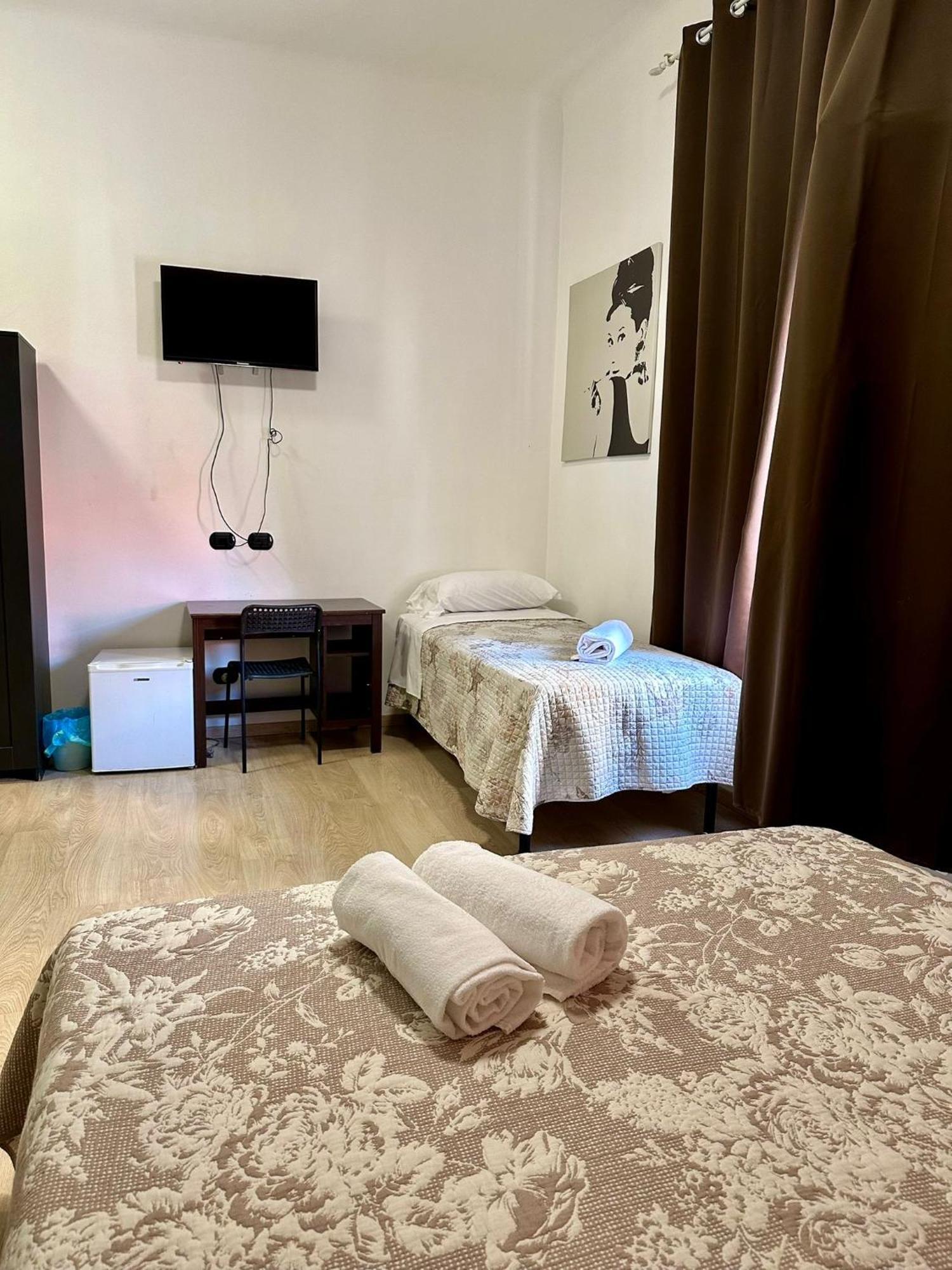 La Gloria Rho Private Rooms Only Экстерьер фото